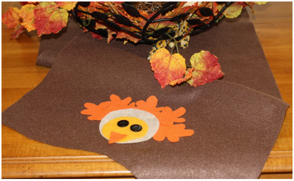 Diy thanksgiving turkey felt table runner