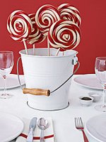 Lollipopcenterpiece realsimplemag