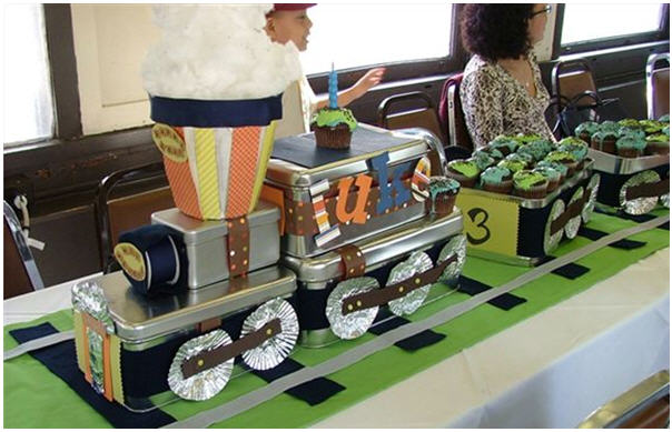 Diy train birthday party centerpiece