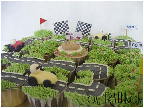 race-track-cupcakes