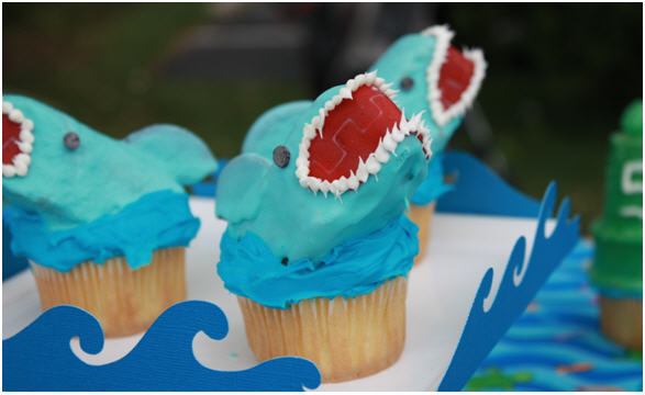 Shark cupcakes