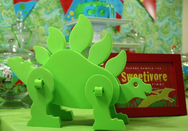 dinosaur-birthday-party-green-stegasaurus-2