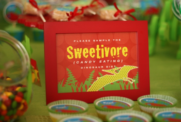 dinosaur-birthday-party-sweetivore-mat