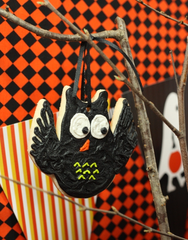 the-celebration-shoppe-candy-corn-collection_owl-cookie1