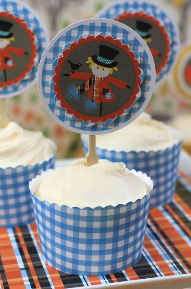 the-celebration-shoppe-harvest-collection_scarecrowcupcakessingle