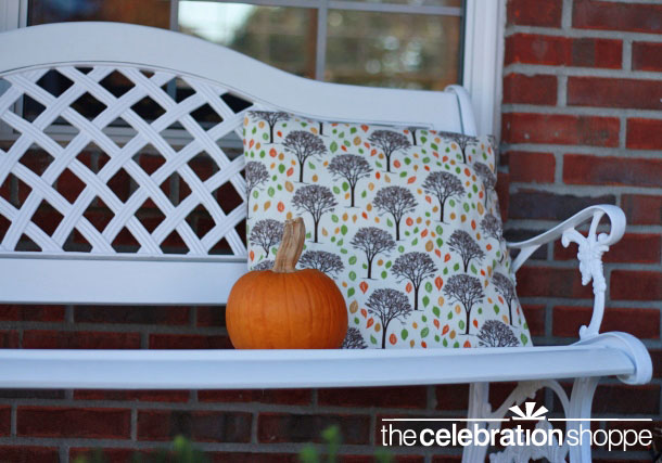 diy-fall-pillow-on-bench