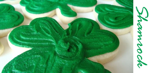 Sweet tooth cottage shamrock cookies