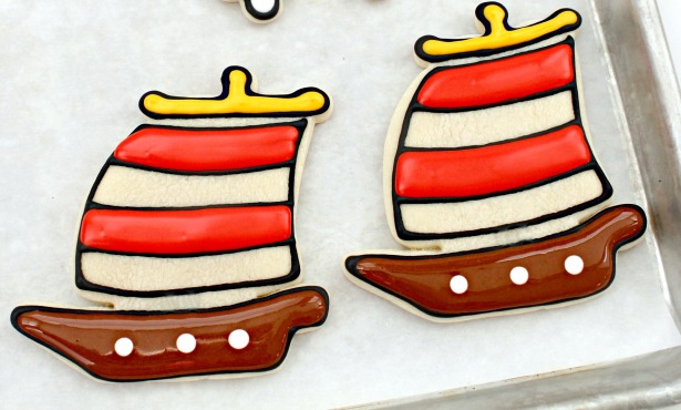 Pirate ship cookie tutorial step 3