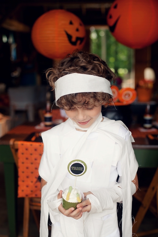 How to Make a DIY Mummy Costume for Kids