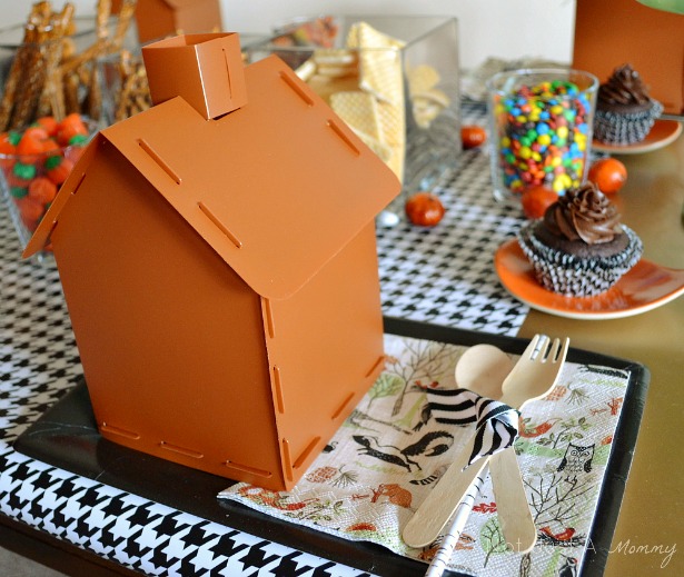 Mod Thanksgiving Kids Table | Not Just A Mommy via TheCelebrationShoppe.com