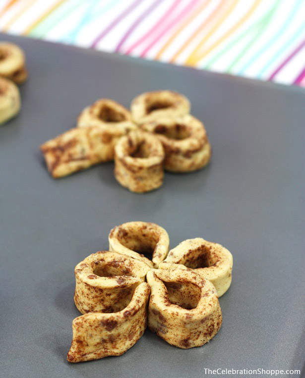 Shamrock Cinnamon Rolls | Kim Byers