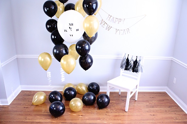 New Years Eve Photo Booth and Props | @kimbyers TheCelebrationShoppe.com