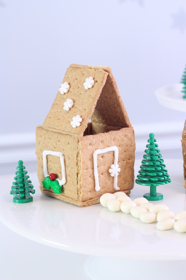 Make Honey Maid Houses This Holiday | @kimbyers TheCelebrationShoppe.com