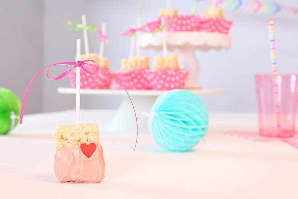 Easy Valentine Rice Krispies Treats | @kimbyers TheCelebrationShoppe.com