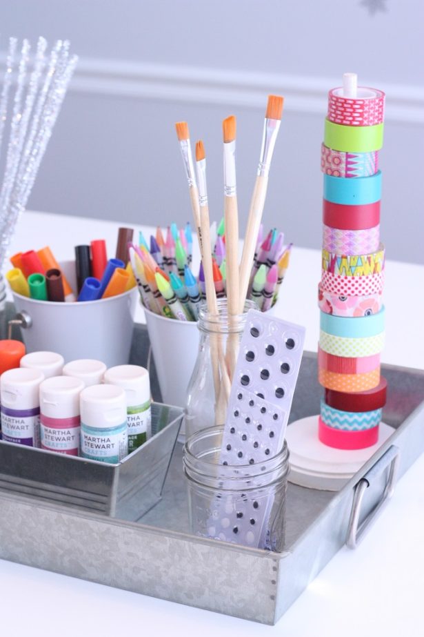 Ideas for a portable kid's craft station | @kimbyers