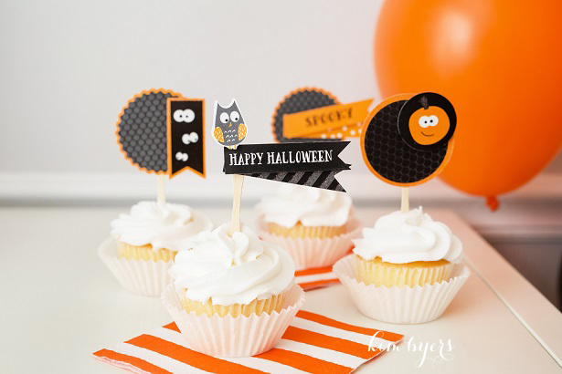 Halloween Cupcakes With Paper Crafts | Kim Byers