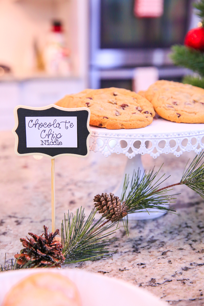 4 chocolate chip cookies kim byers 0283